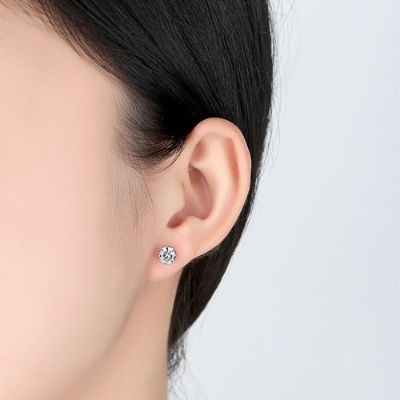Orecchini punto luce Zircone